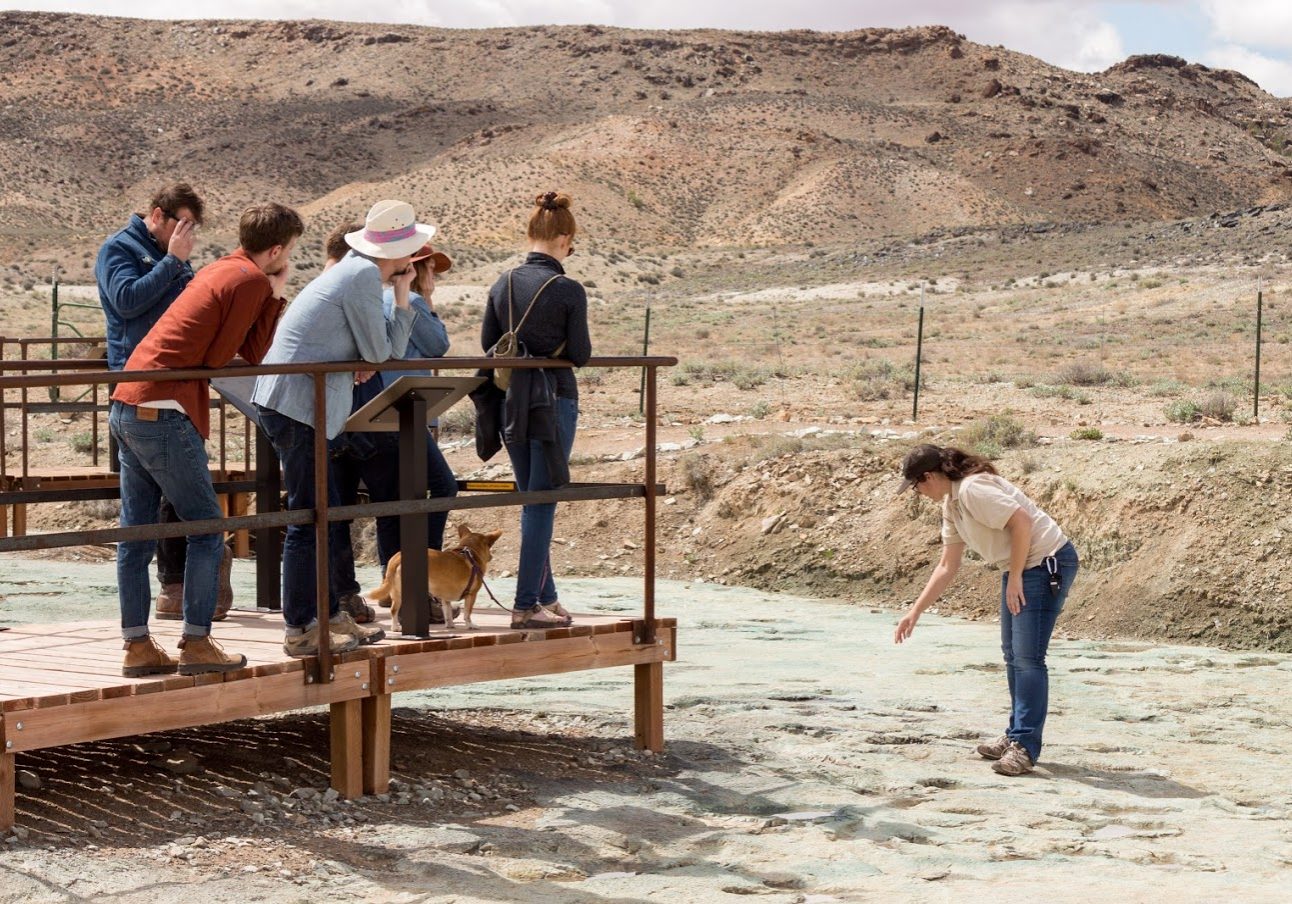 BLM Paleontologist ReBecca Hunt-Foster leading the Copper Ridge Dinosaur Track field trip